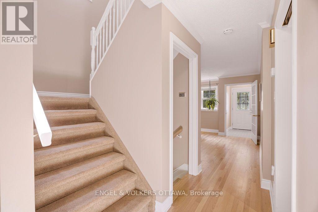 401 ST. DENIS STREET - 20