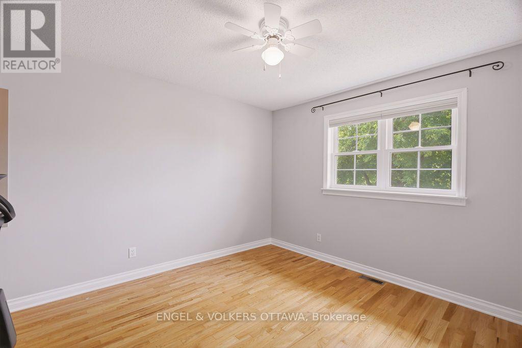 401 ST. DENIS STREET - 28