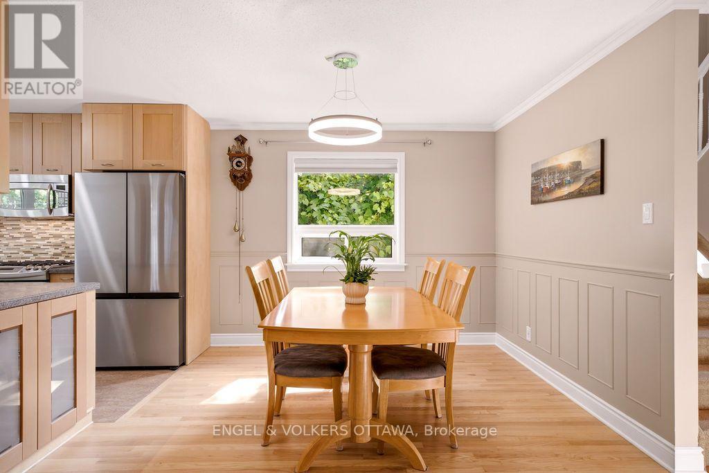 401 ST. DENIS STREET - 9