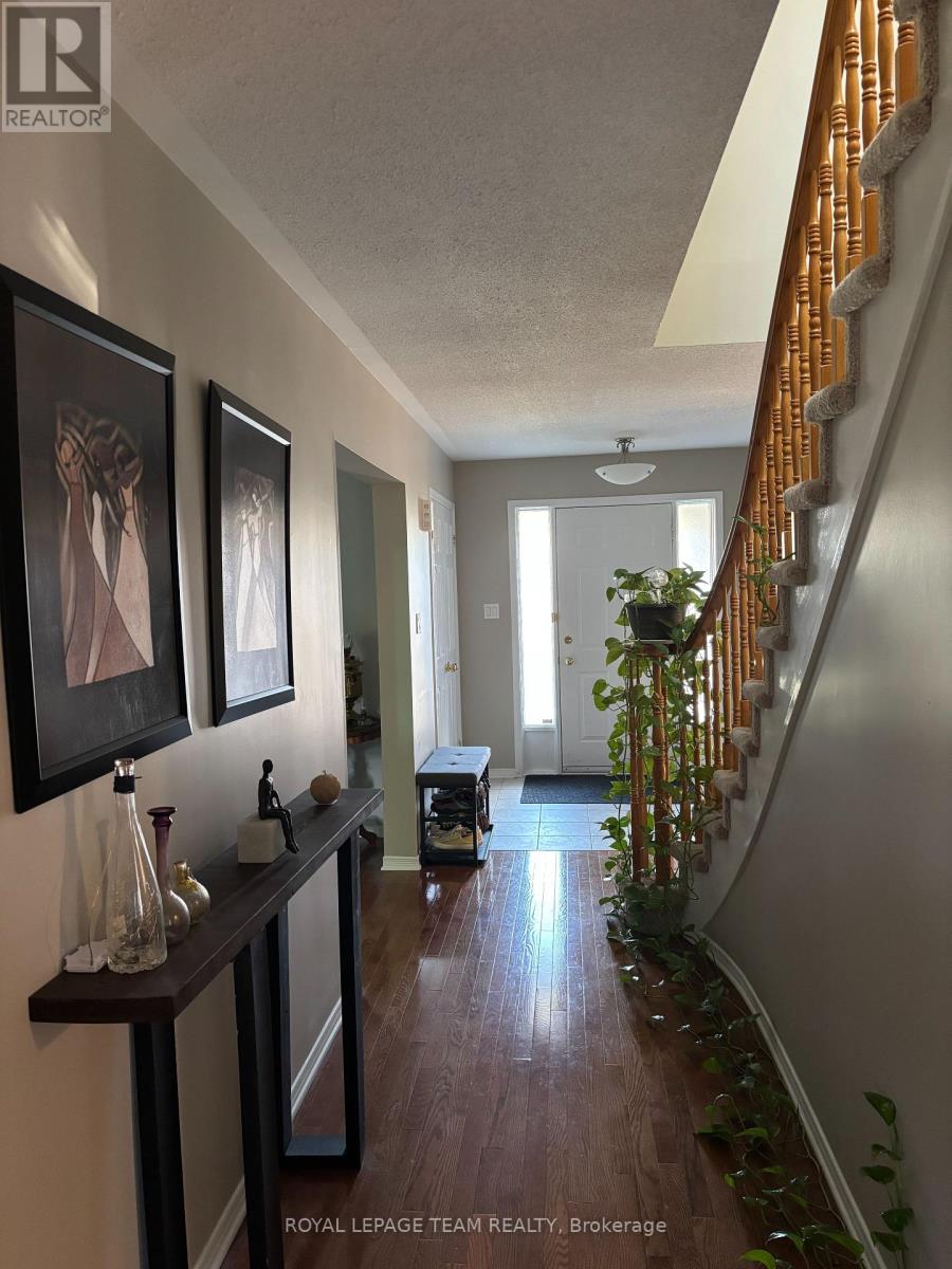 3 TOWER HILL CRESCENT, Ottawa. Luxury613. By Peter Sagos - Image 11