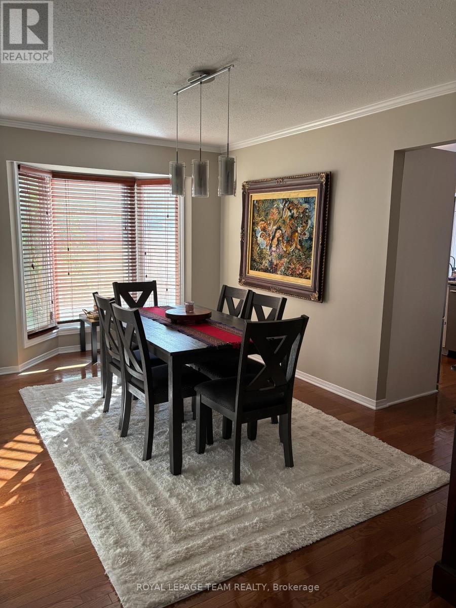 3 TOWER HILL CRESCENT, Ottawa. Luxury613. By Peter Sagos - Image 12