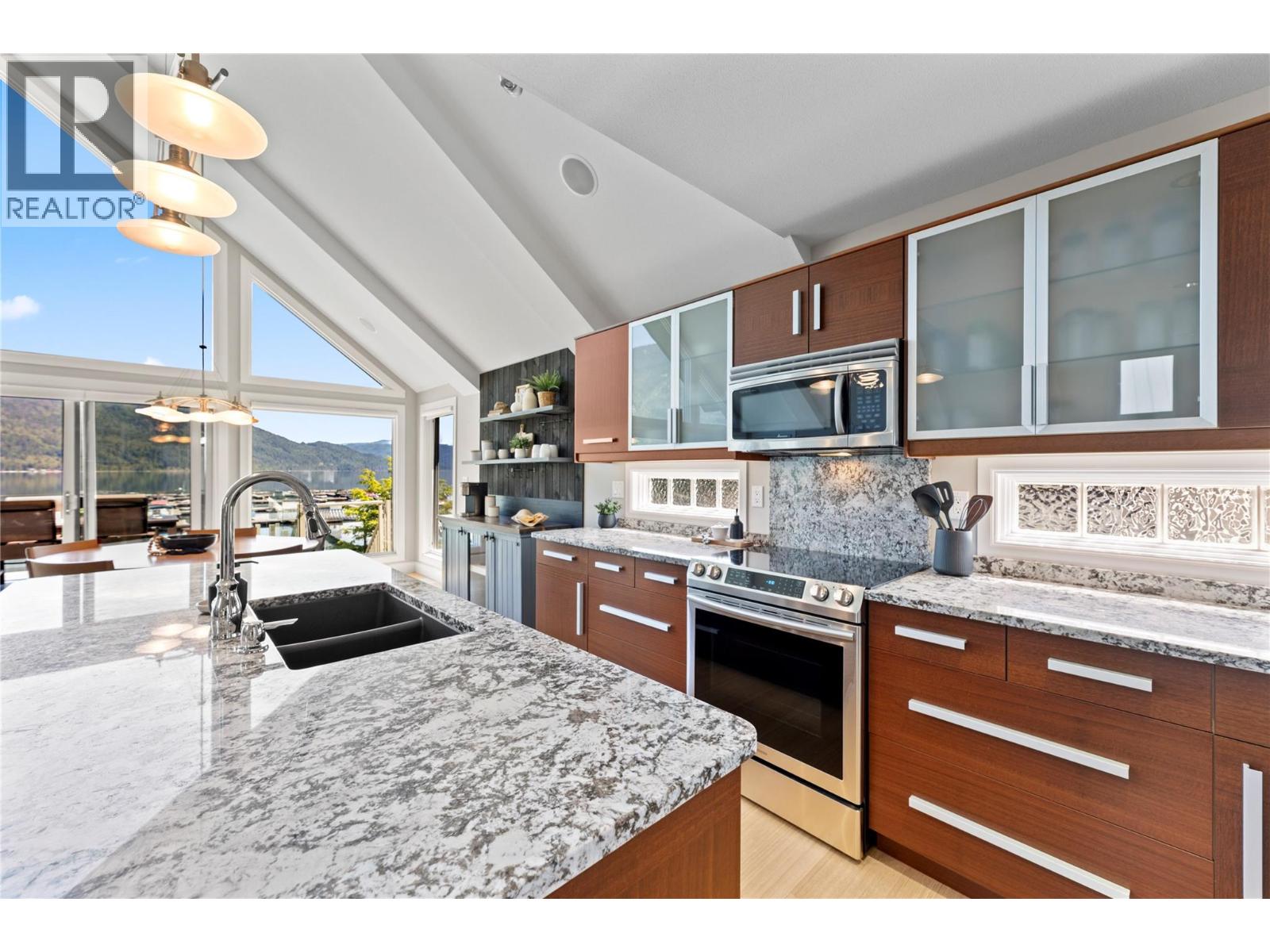 #13 6421 Eagle Bay Road - 15