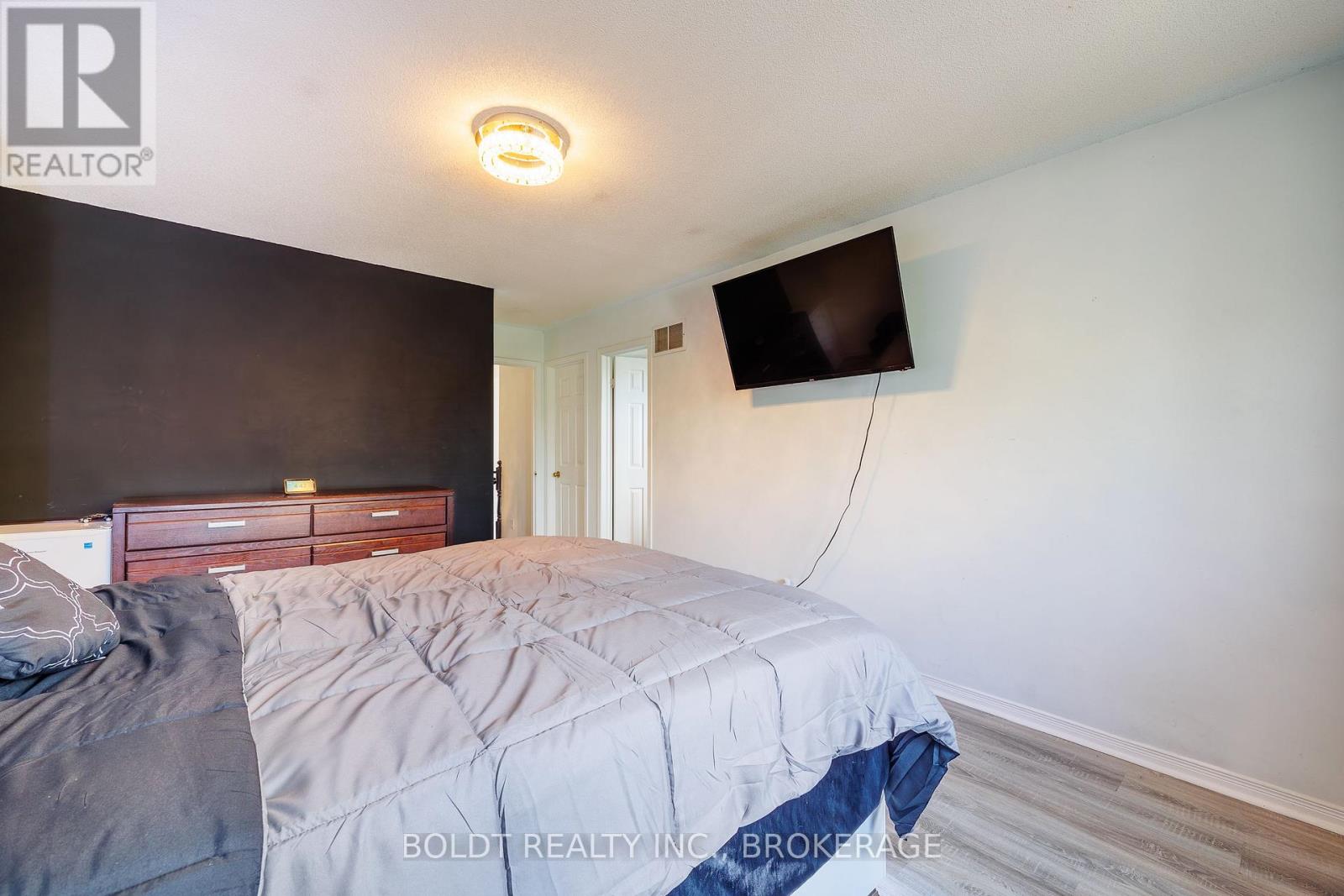 10 MARIA STREET - Image 12