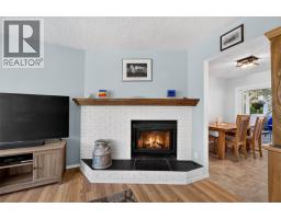 Kitchen - 2250 Auto Road Se, Salmon Arm, BC V1E1K5 Photo 13