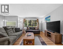 Dining room - 2250 Auto Road Se, Salmon Arm, BC V1E1K5 Photo 12