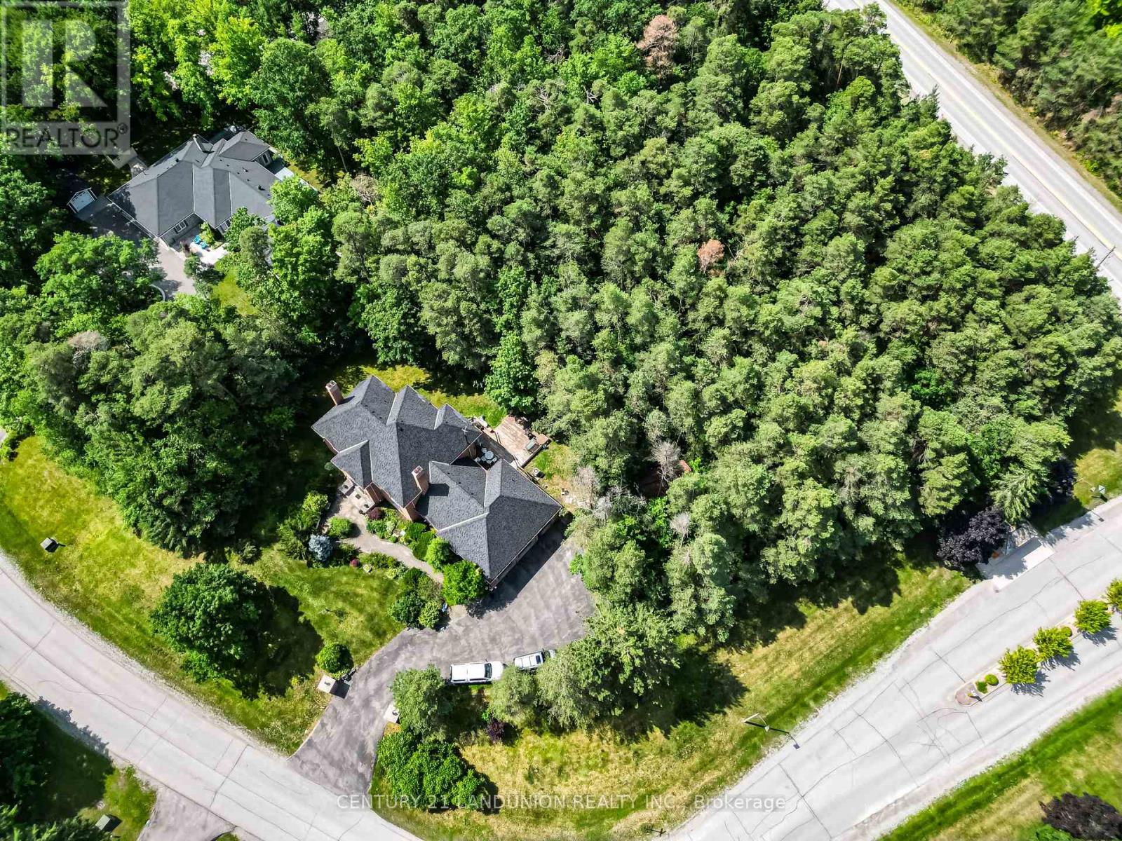 2 HERON TRAIL - 32