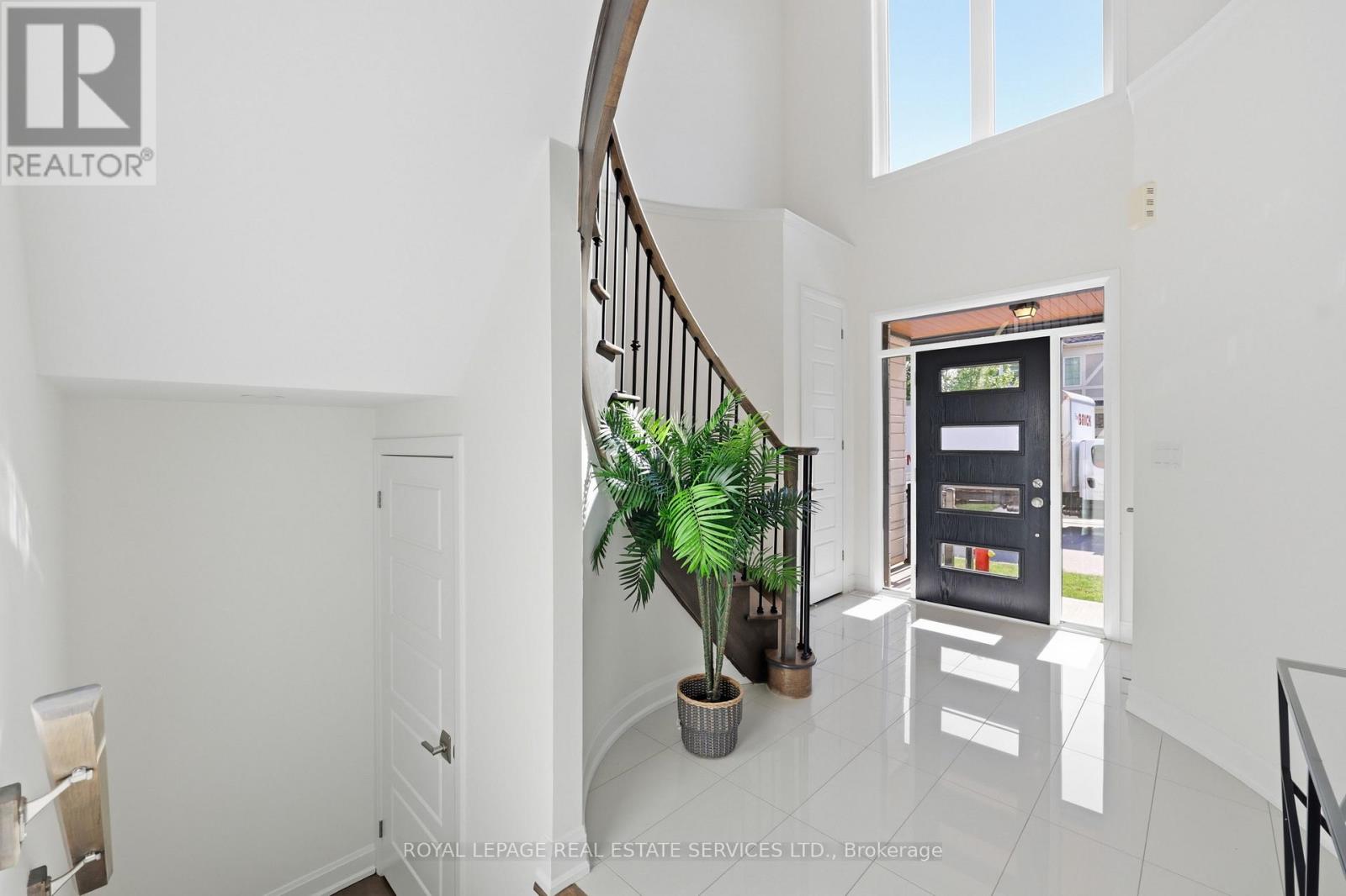 272 WISTERIA WAY - 13