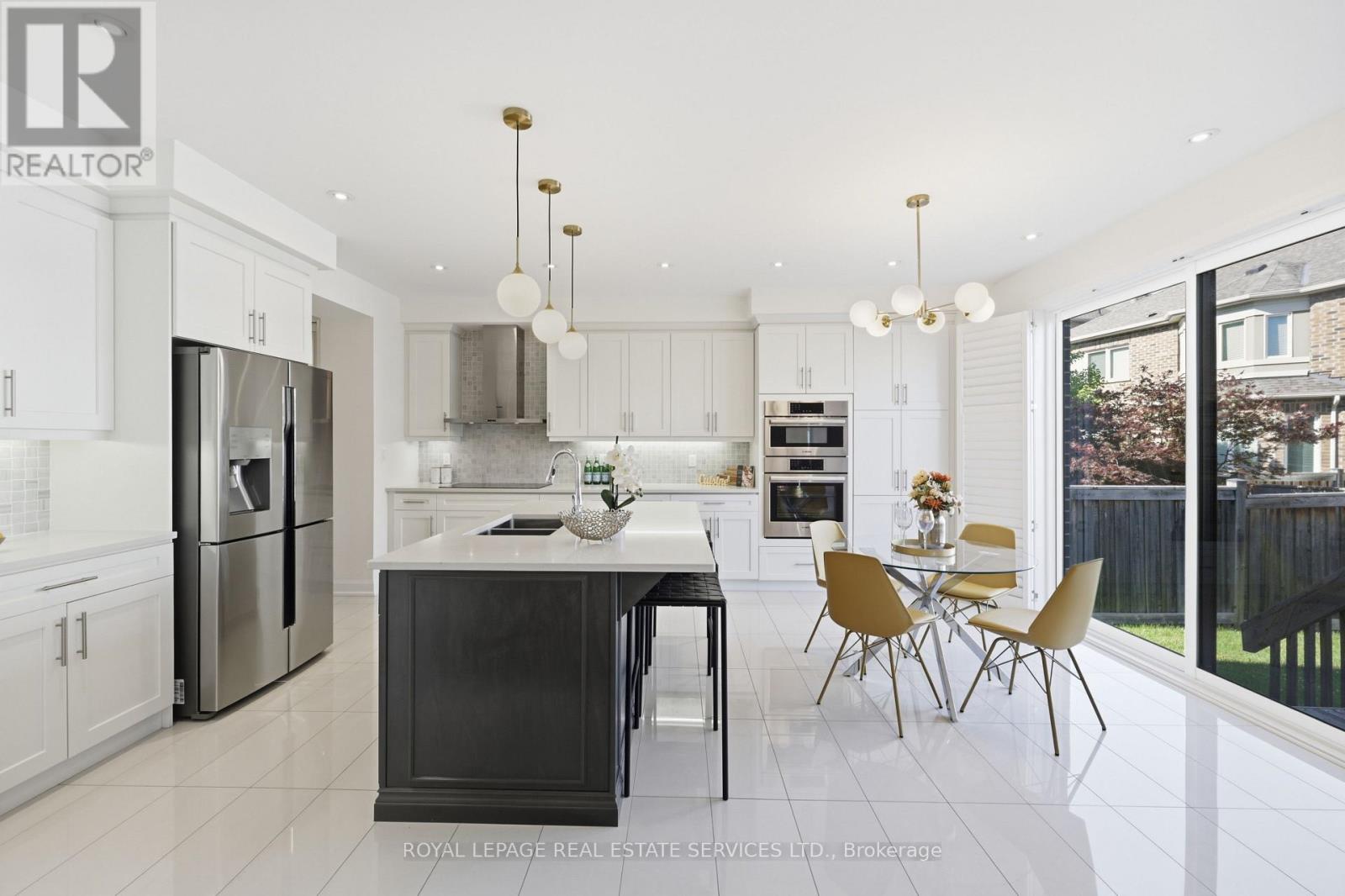 272 WISTERIA WAY - 24