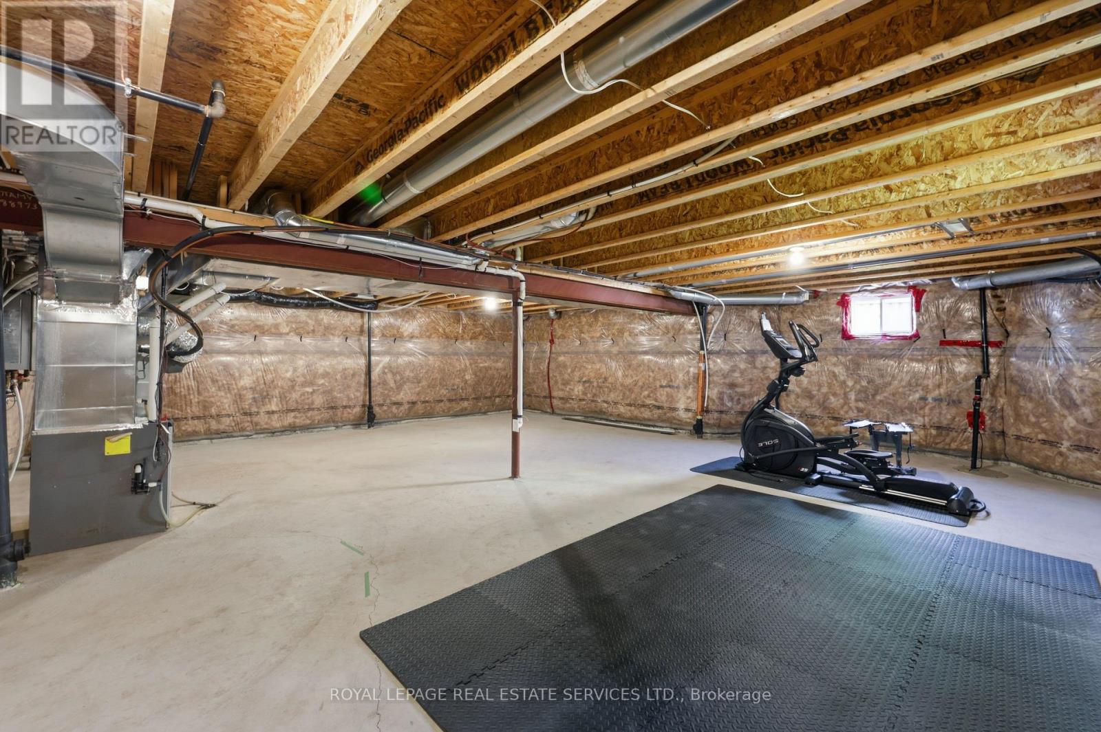 272 WISTERIA WAY - 44