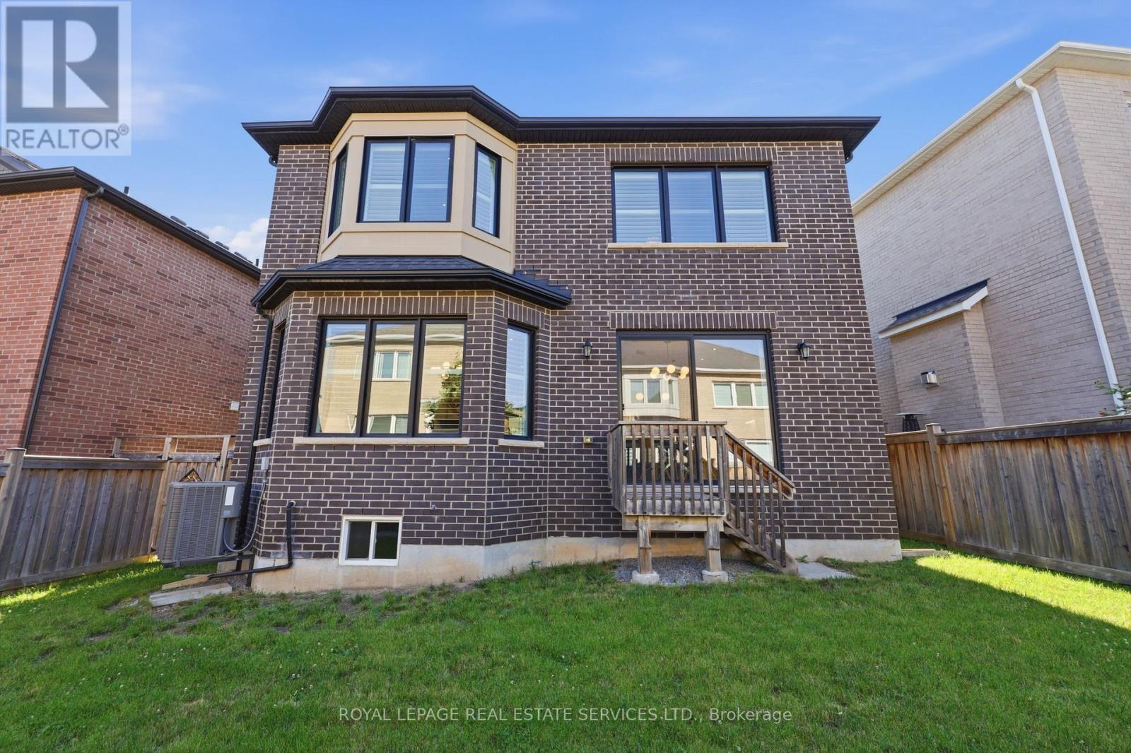 272 WISTERIA WAY - 46