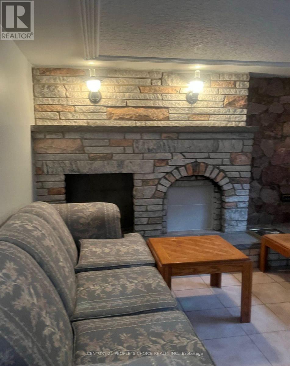 10 ROSEWOOD AVENUE - 14
