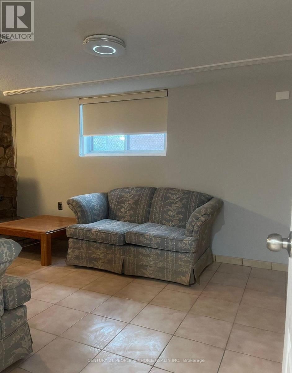 10 ROSEWOOD AVENUE - 17