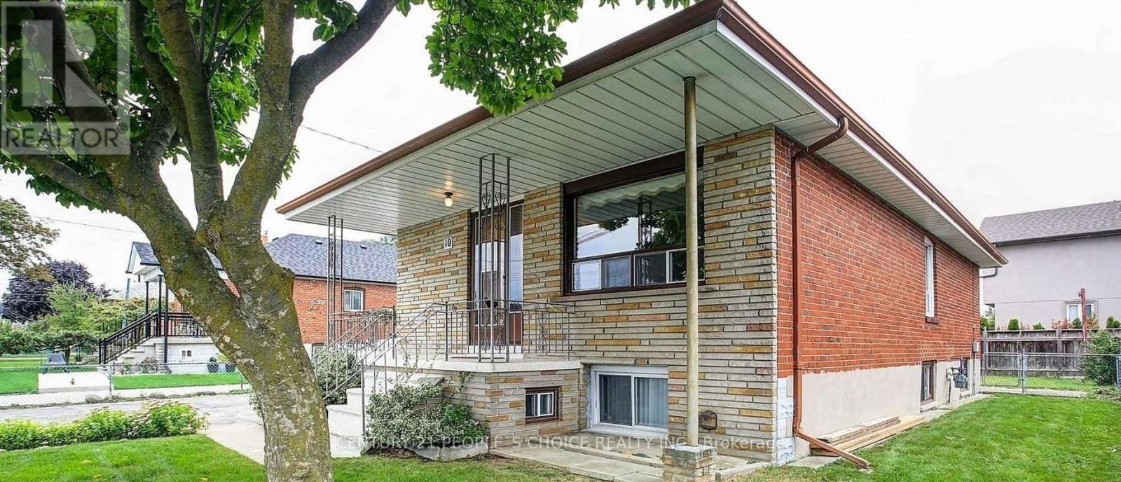 10 ROSEWOOD AVENUE - 2