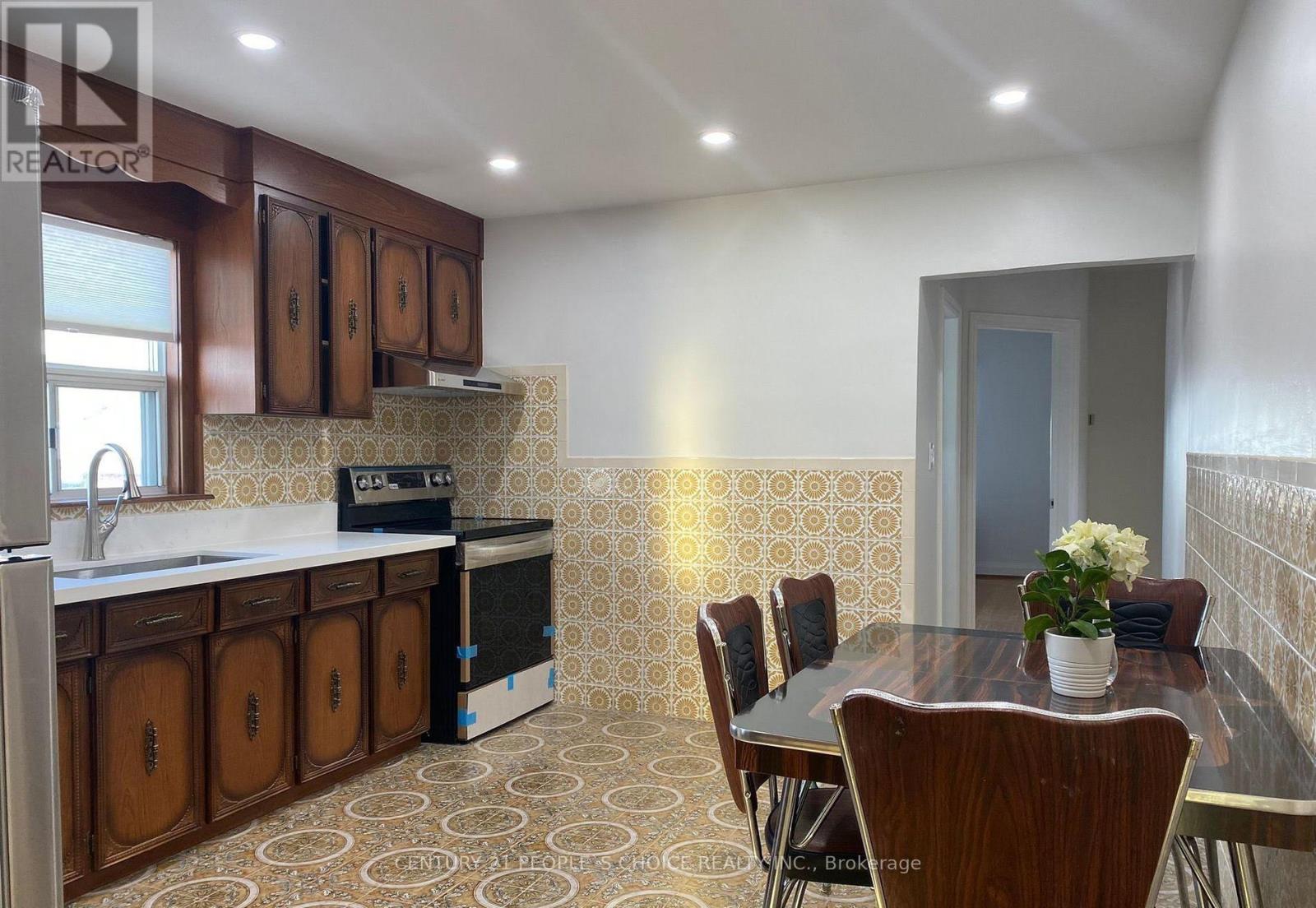 10 ROSEWOOD AVENUE - 4