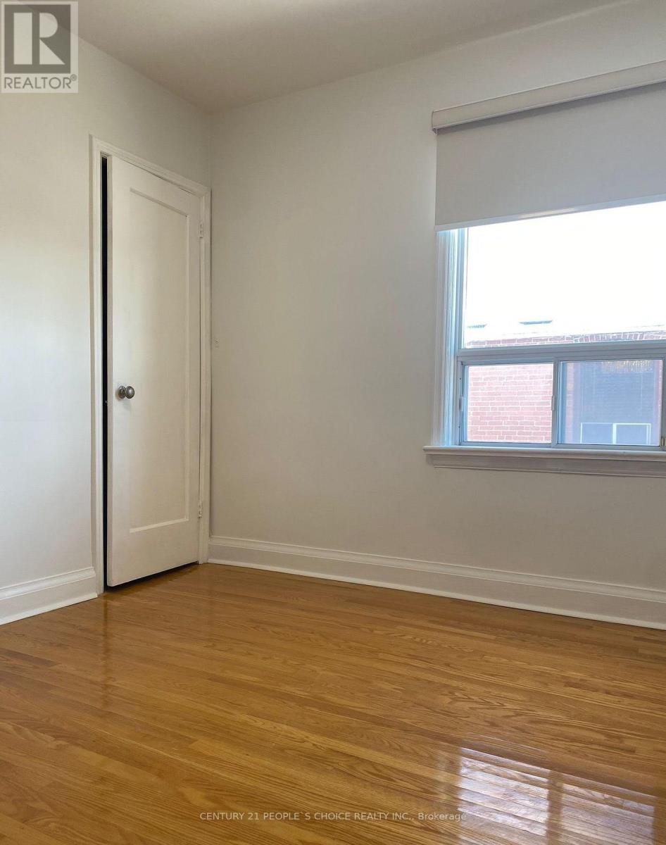 10 ROSEWOOD AVENUE - 8