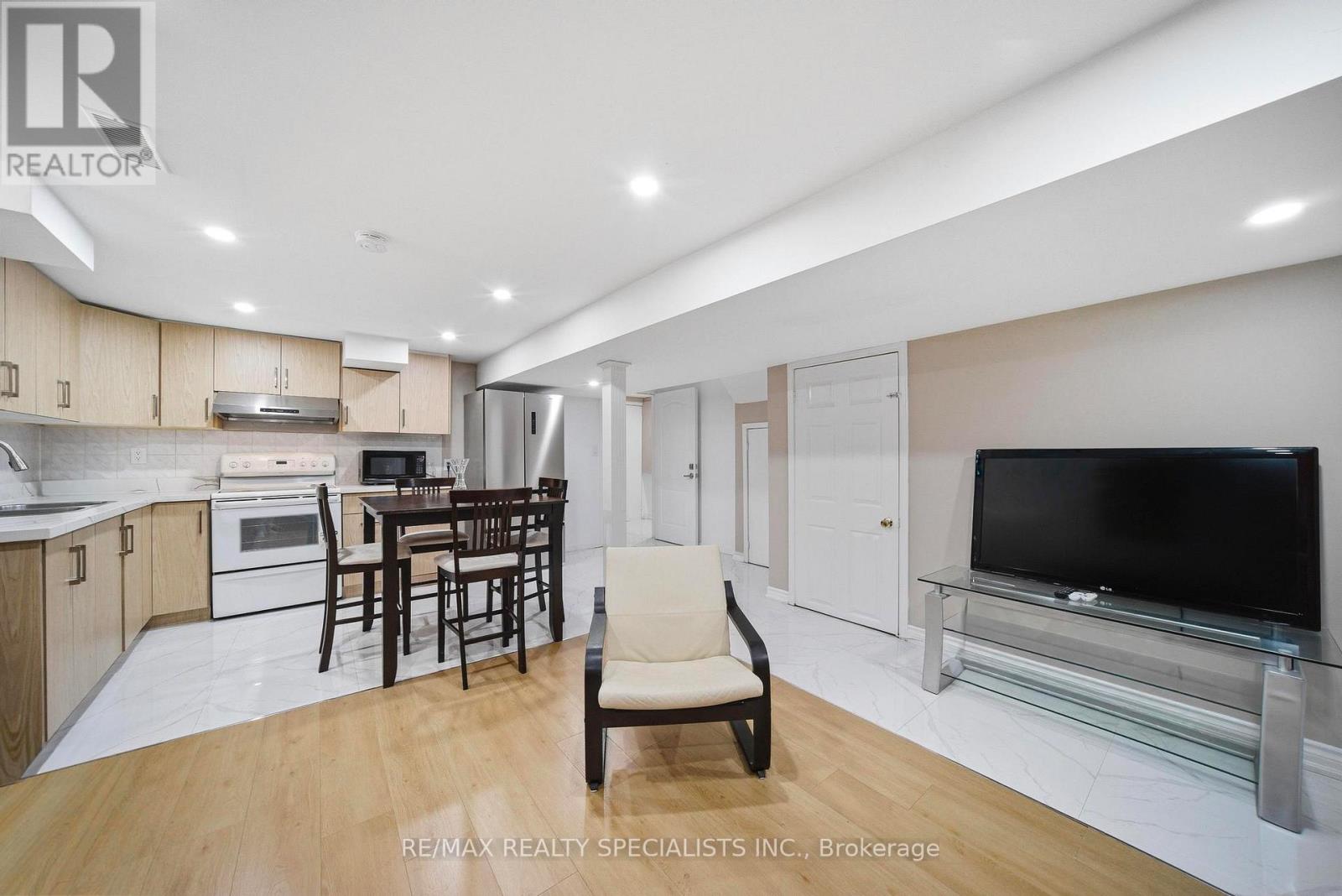 5235 HUNTINGFIELD DRIVE - 28