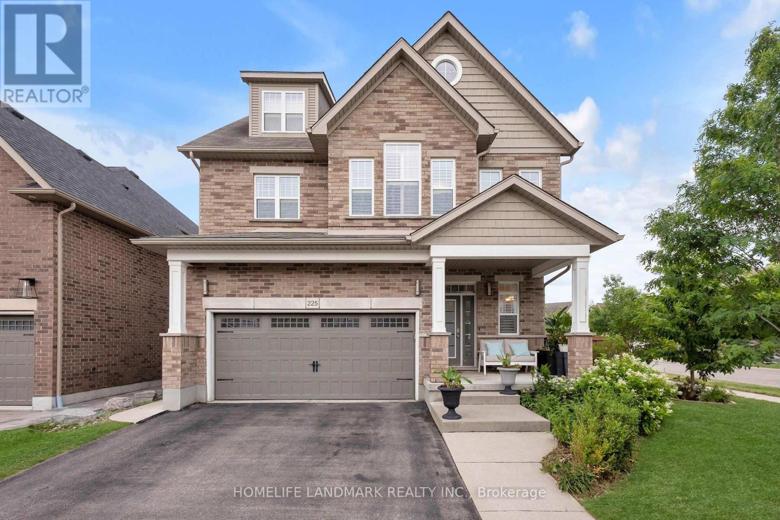 225 TREMAINE CRESCENT - 1