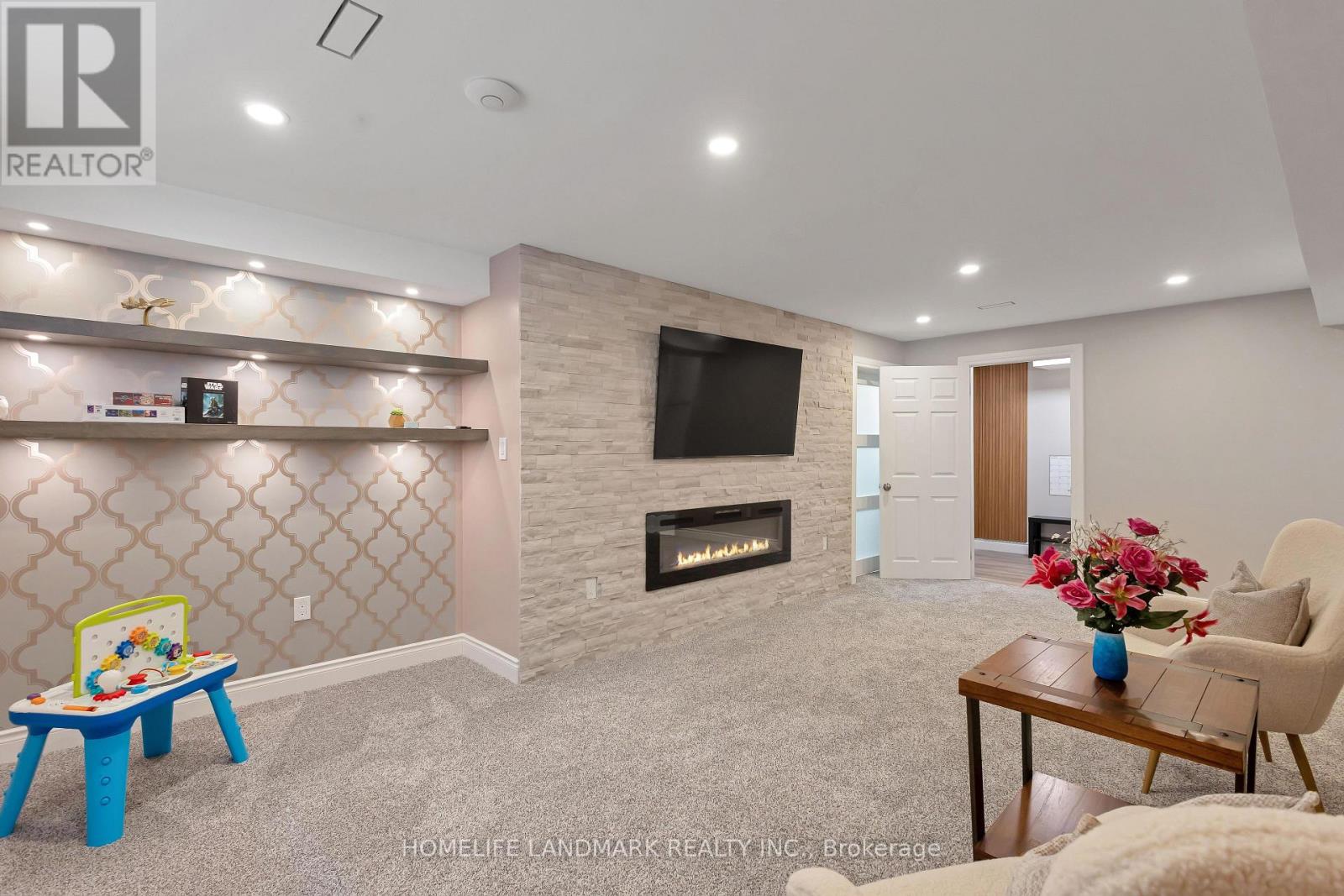 225 TREMAINE CRESCENT - 38