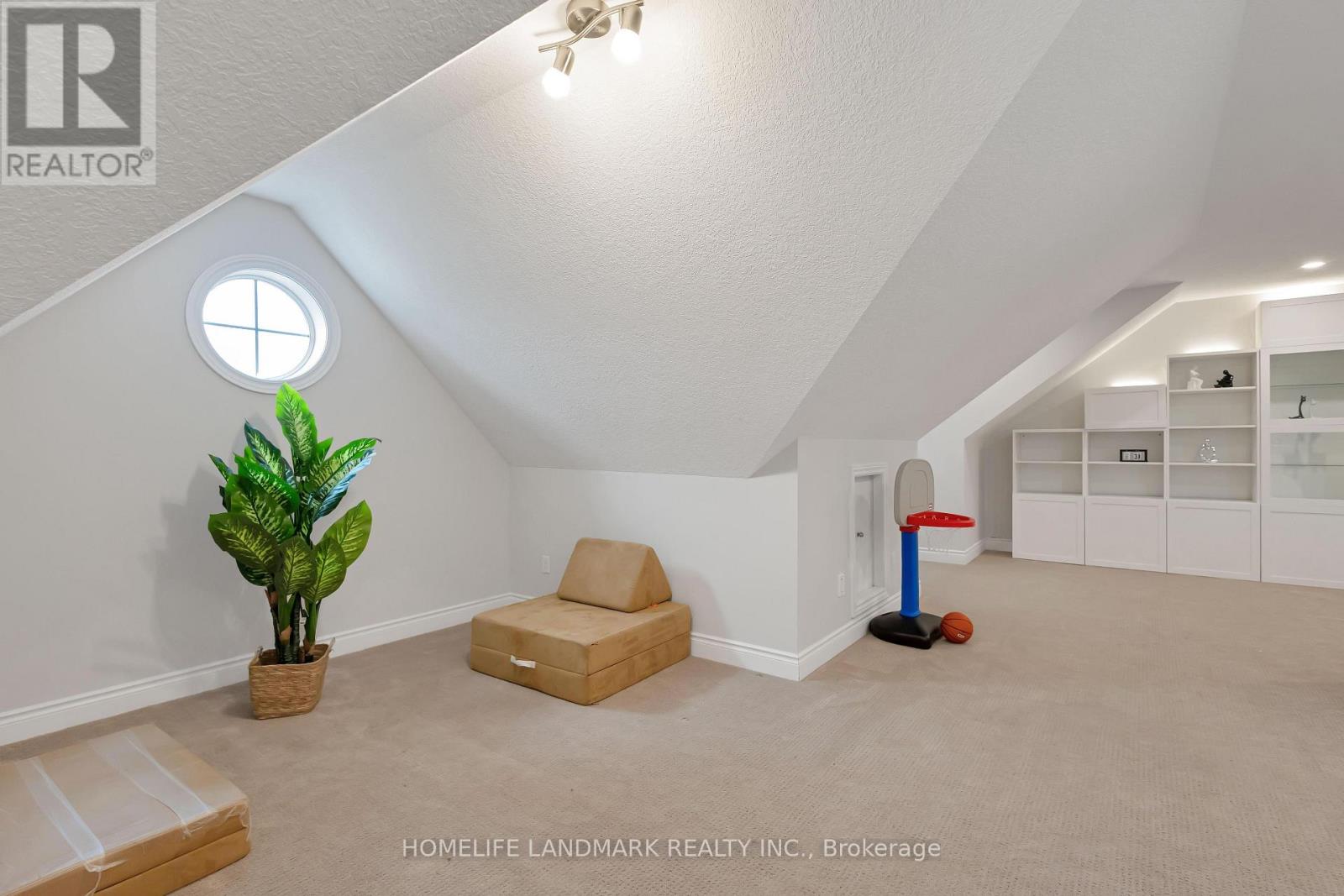 225 TREMAINE CRESCENT - 39