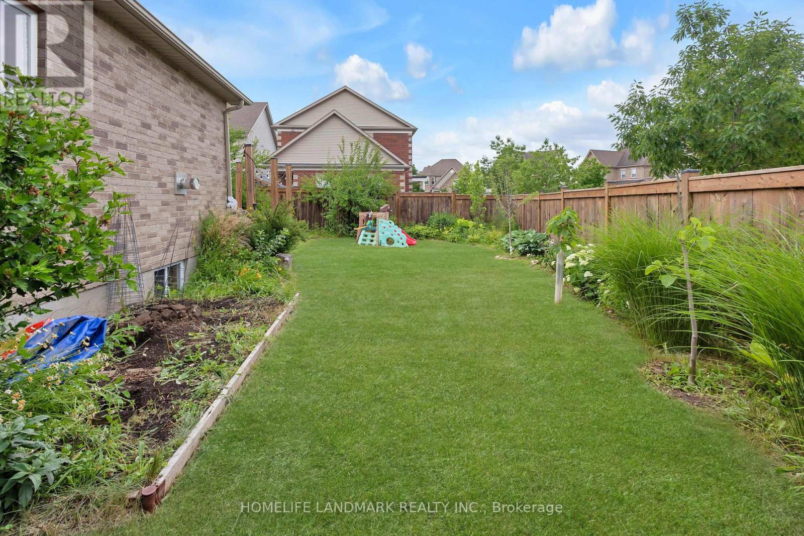 225 TREMAINE CRESCENT - 47