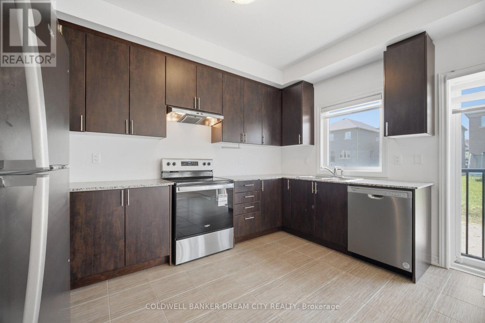 420 VANDUSEN AVENUE - 16