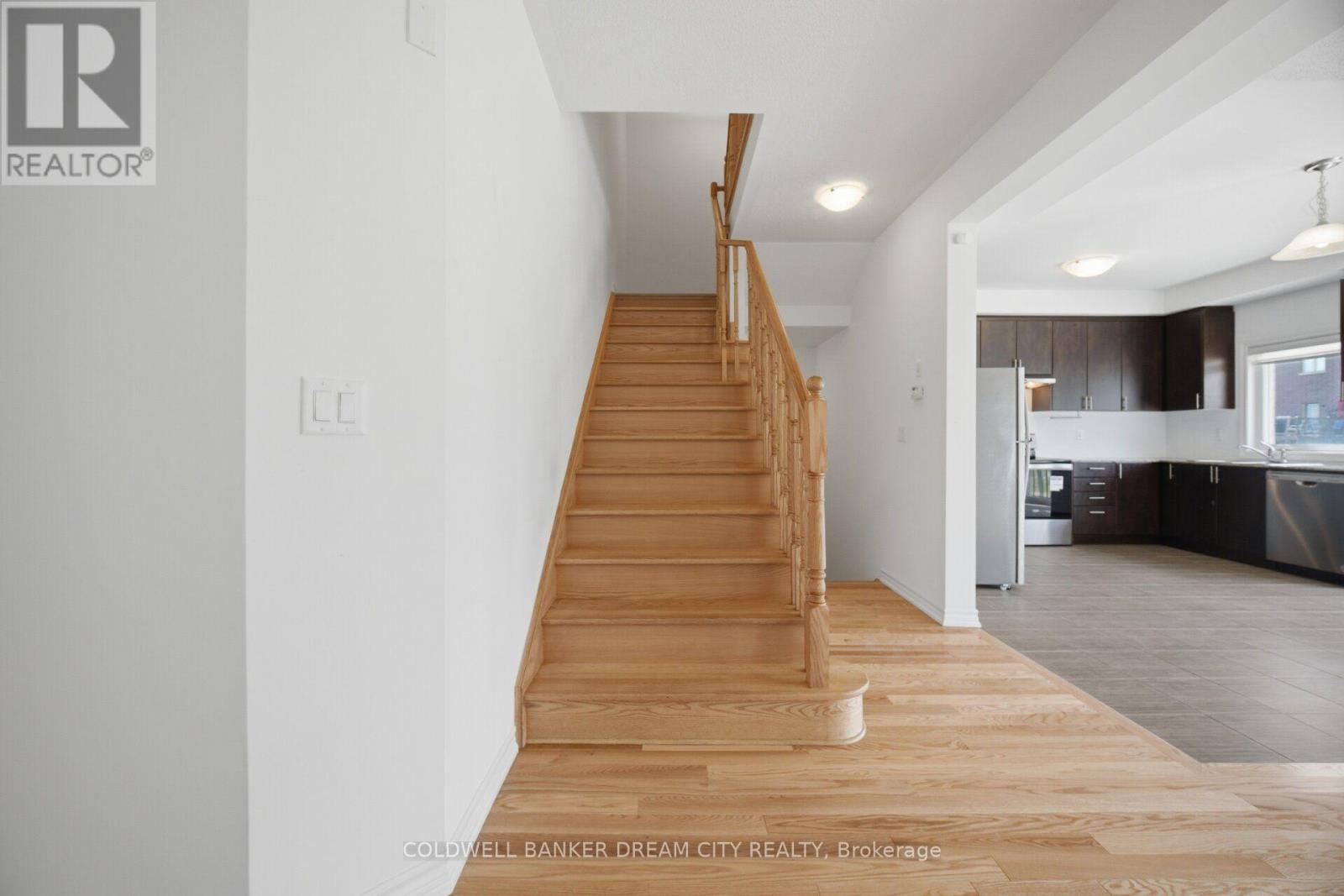 420 VANDUSEN AVENUE - 20