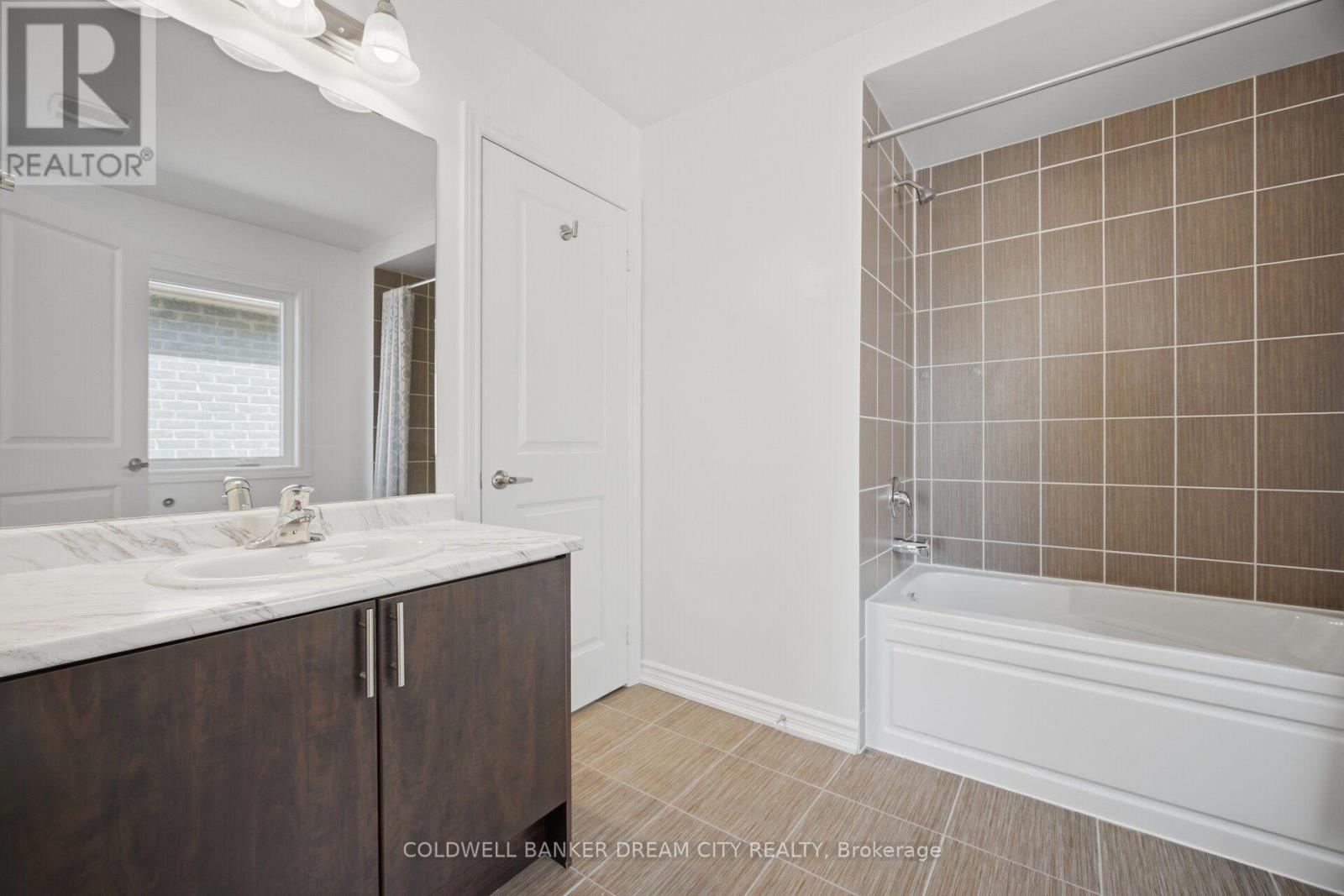 420 VANDUSEN AVENUE - 30
