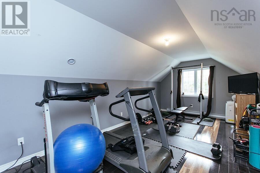 2249 Sackville Drive - 27