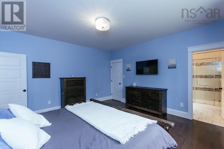 2249 Sackville Drive - 21