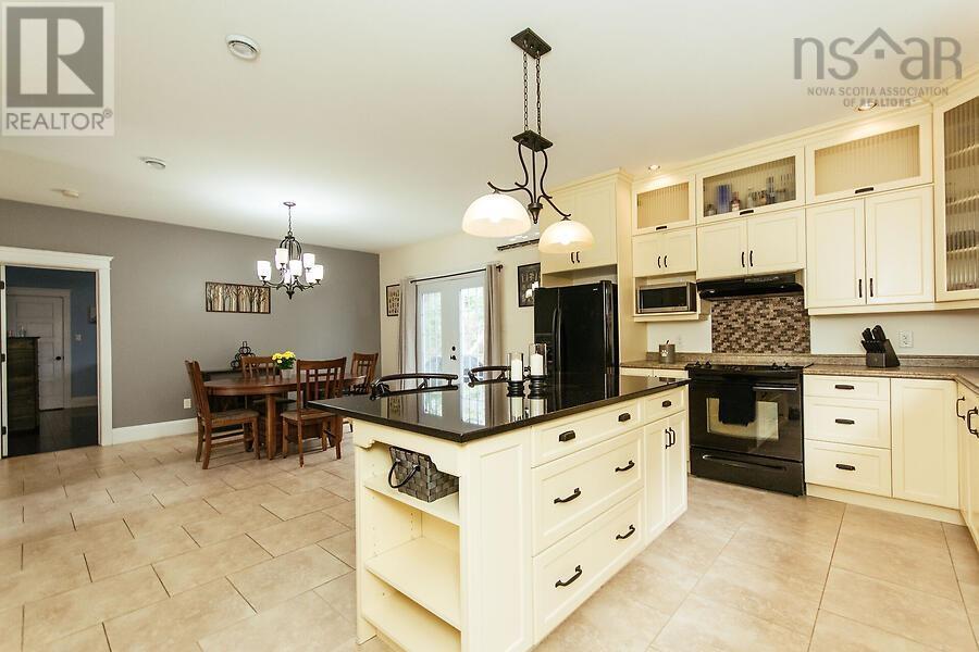 2249 Sackville Drive - 10