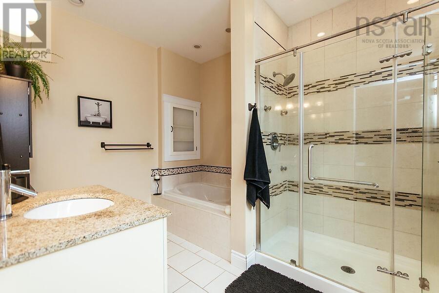 2249 Sackville Drive - 22