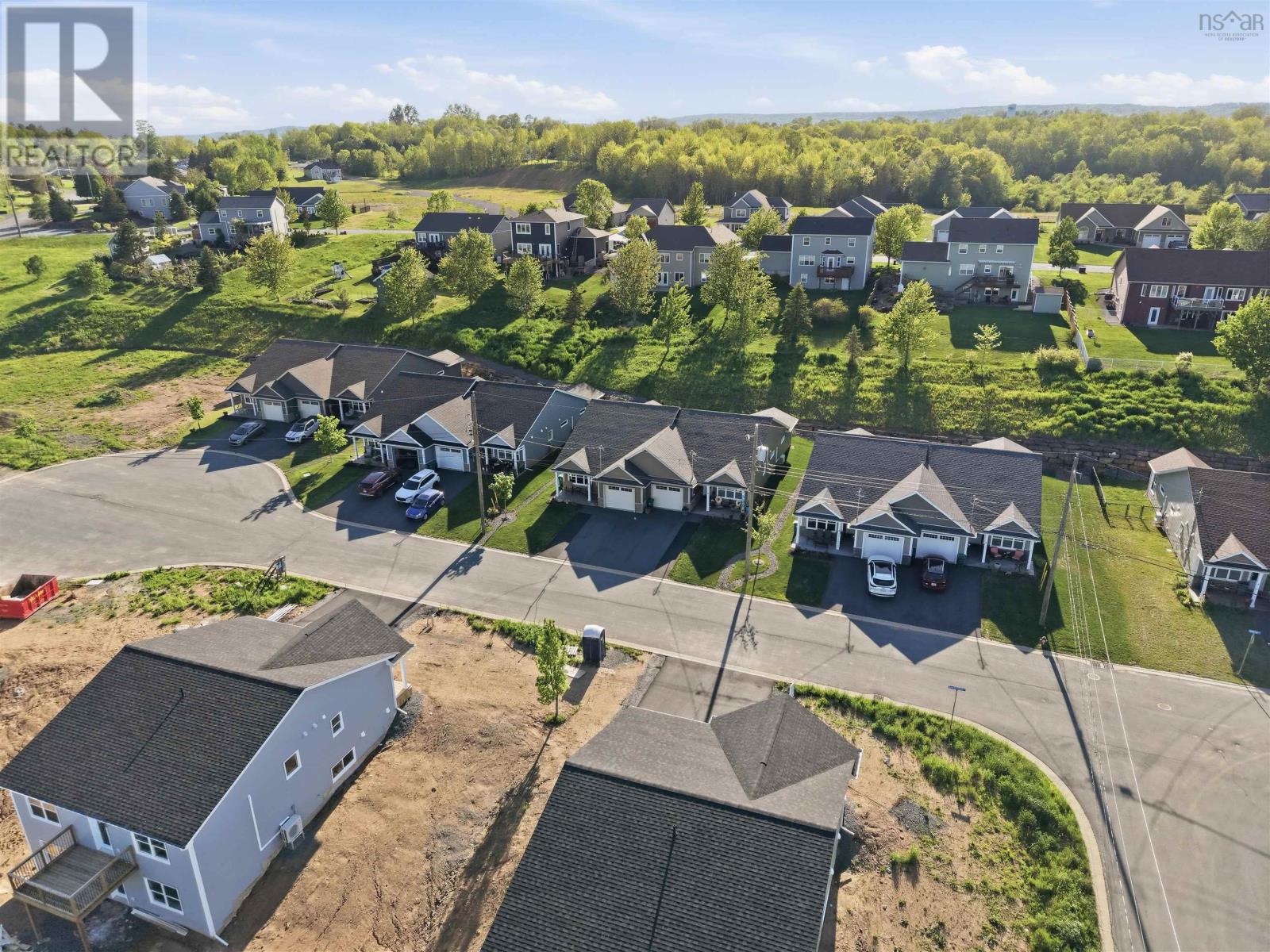 8 Goldenrod Court - 32
