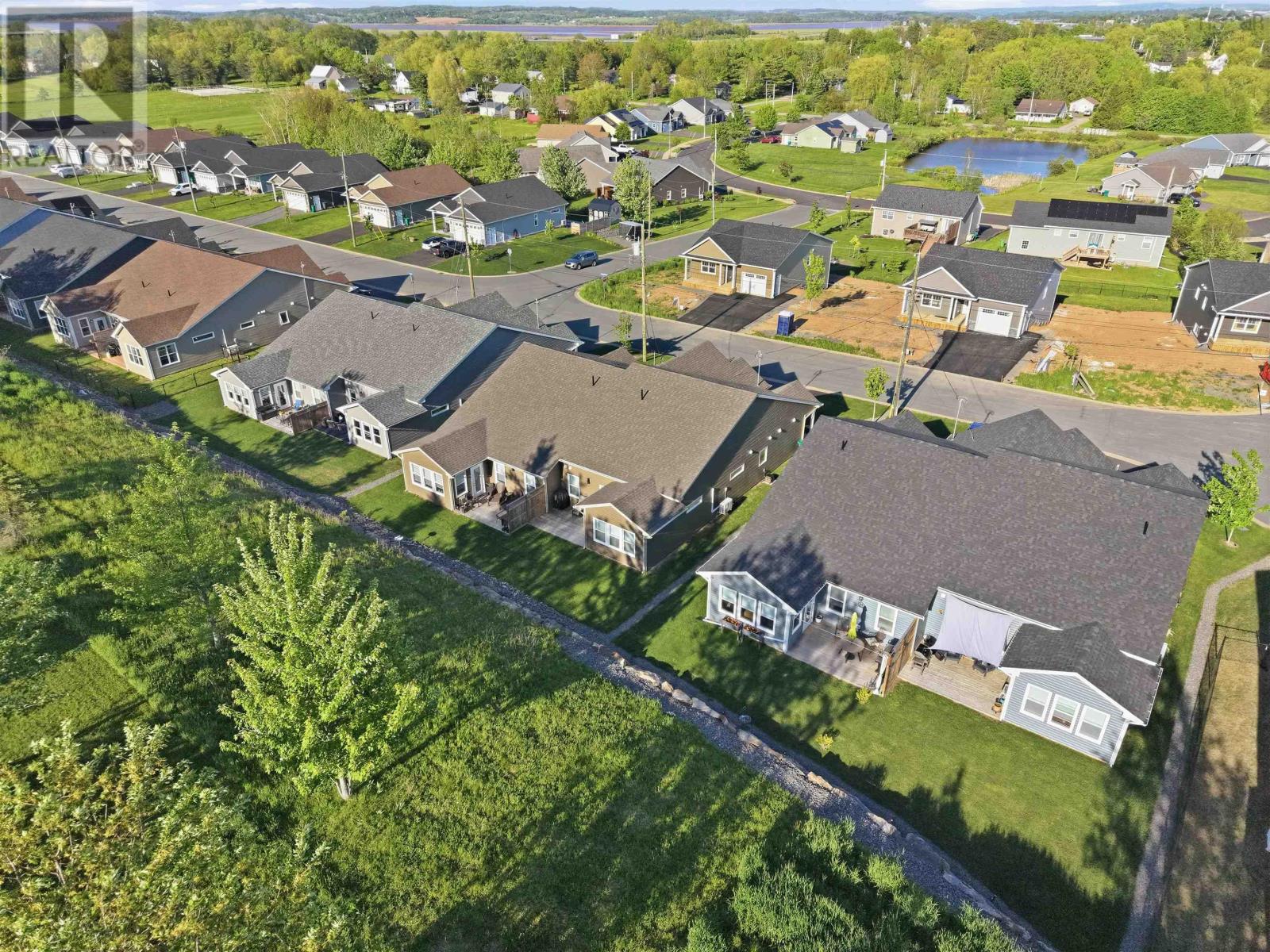 8 Goldenrod Court - 37