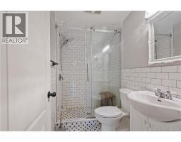 68-70 Arlington Drive, photo 23