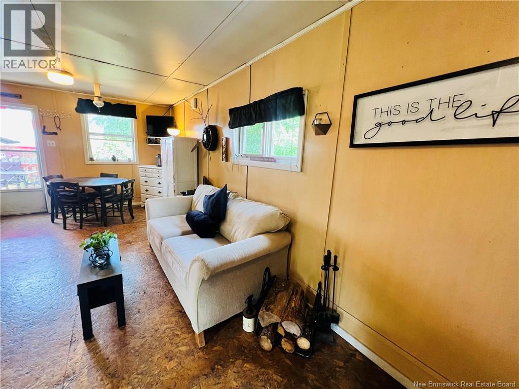 2147 Tweedside Road - 25