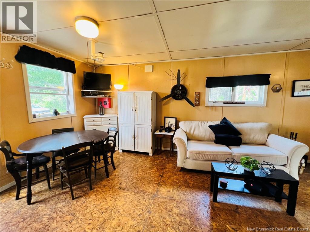 2147 Tweedside Road - 27