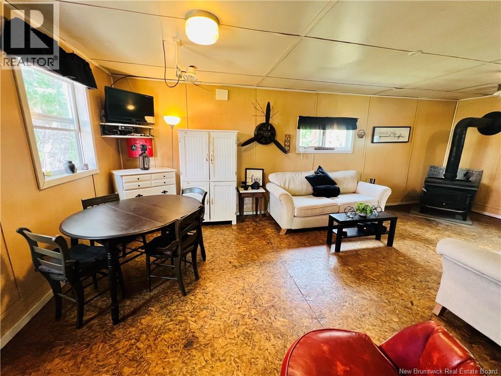 2147 Tweedside Road - 11