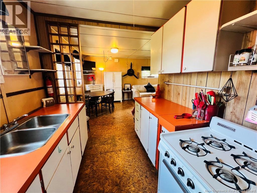 2147 Tweedside Road - 10