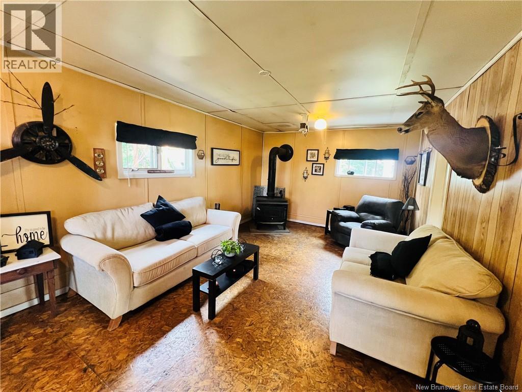 2147 Tweedside Road - 14