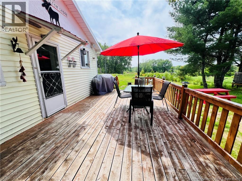 2147 Tweedside Road - 31