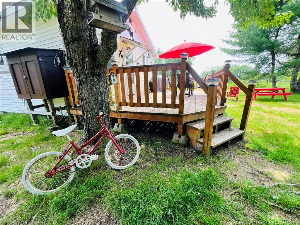 2147 Tweedside Road - 30