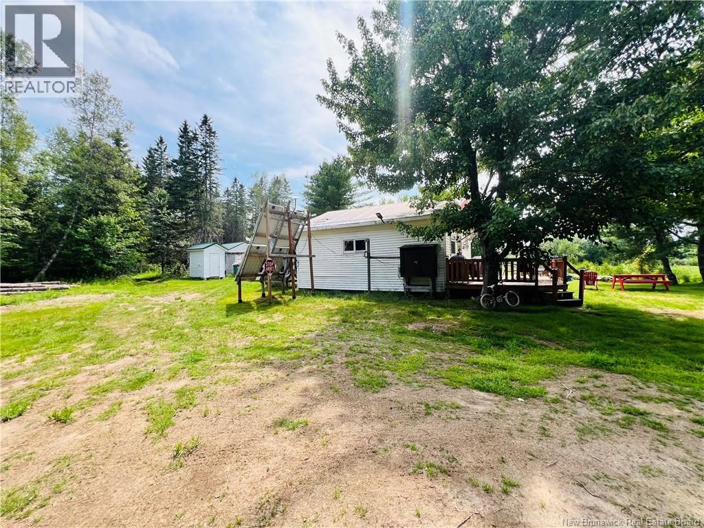 2147 Tweedside Road - 43