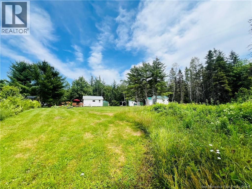 2147 Tweedside Road - 37