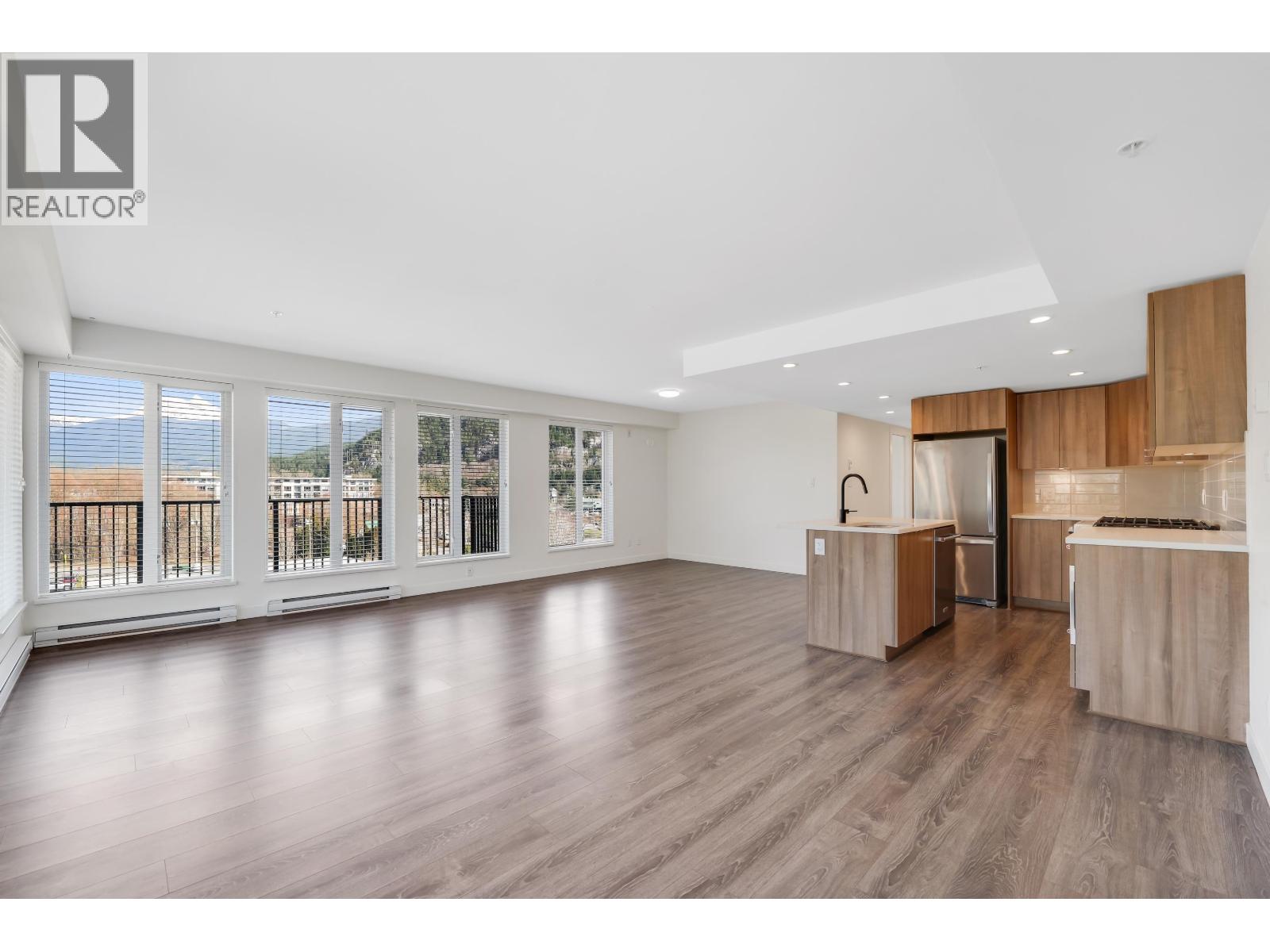 511 1365 PEMBERTON AVENUE, Squamish — photo 2