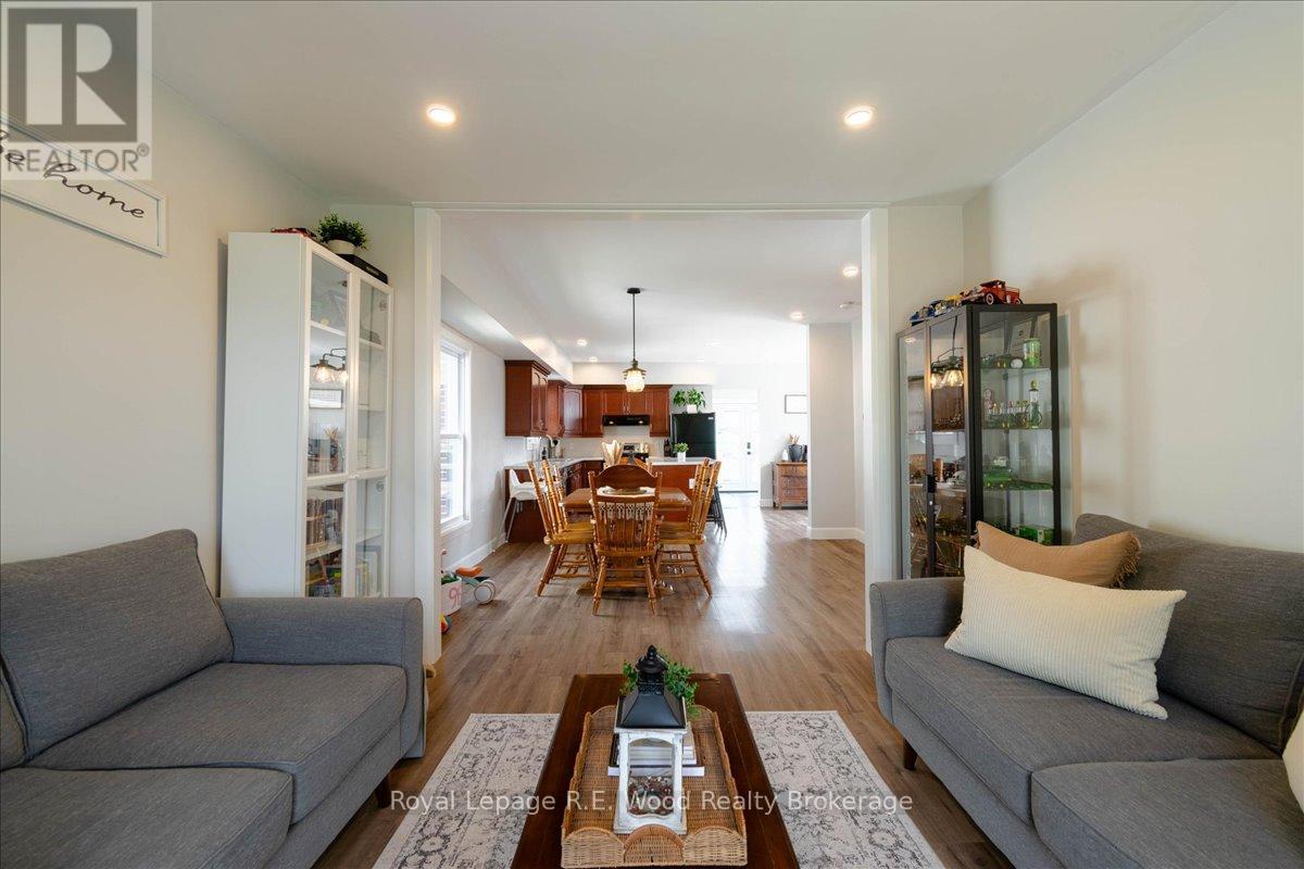 34 KING STREET - 8