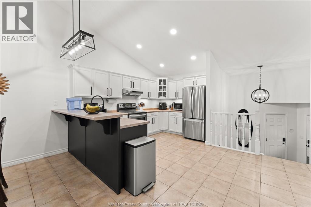 163 ANTONIO COURT - 5