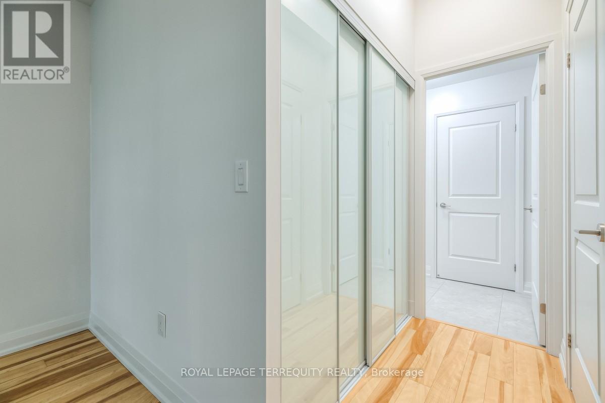 #230 8763 BAYVIEW AVENUE - 25