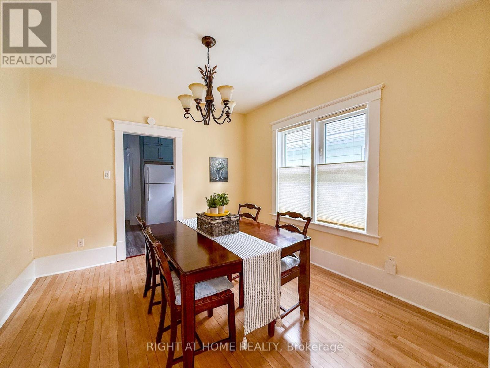 114 COLLEGE AVENUE - 10