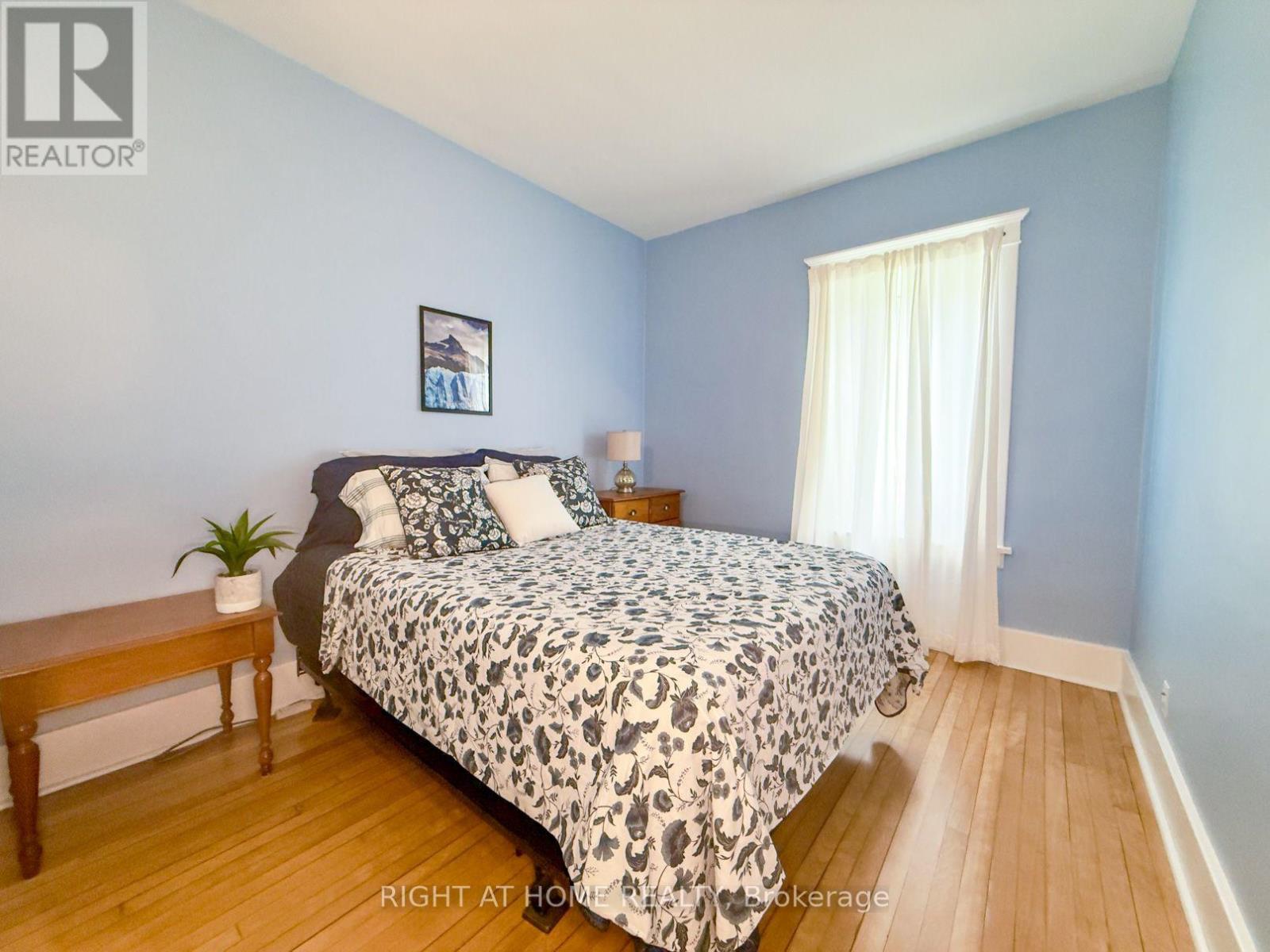 114 COLLEGE AVENUE - 14