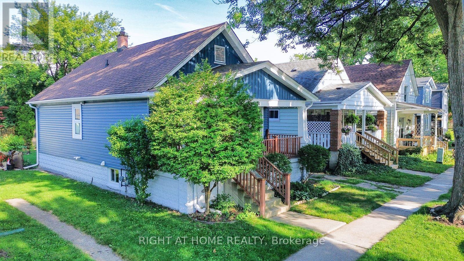 114 COLLEGE AVENUE - 2